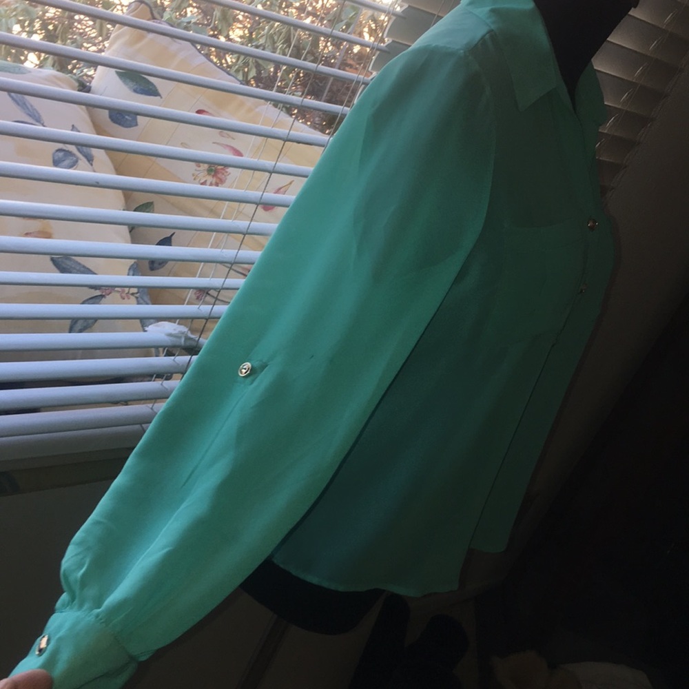 Express Blouse - Picture 8 of 8